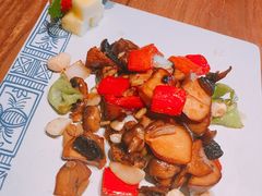 -云海肴·汽锅鸡·云南菜(天山百盛优客店)