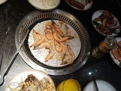 新鲜的活虾-钱小奴海鲜自助黑金店(杭州滨江龙湖店)