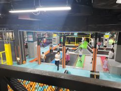 -蹦贝运动中心·蹦床·攀岩·闯关(龙岗店)