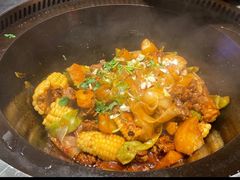 -山河屯铁锅炖·非遗东北菜(南山店)