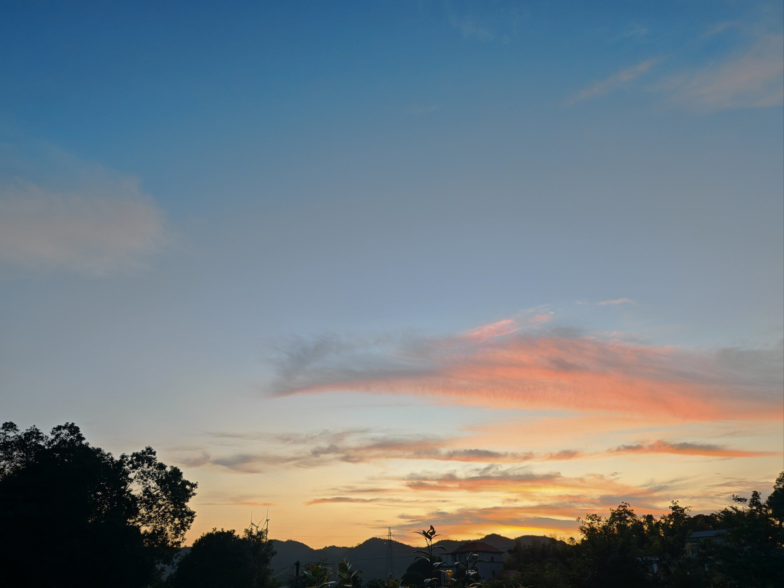 傍晚的天空色彩斑斓