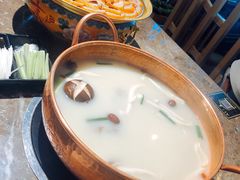 -三人行骨头王火锅(长寿店)