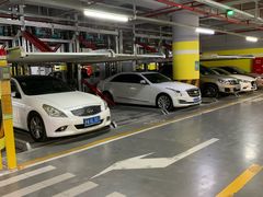 -白玉兰广场停车场