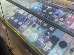 -修卜凡二手严选店·手机维修·回收租赁(川沙地铁站店)