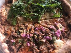 三文鱼绿橄榄披萨拼熏鸡肉披萨-PIZZA BIANCA(万象城店)