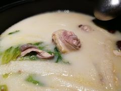 竹荪菌猪肚鸡小锅-洪氏嗨捞·广东猪肚鸡·椰子鸡火锅(西咸万象城店)