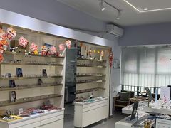 -视野联行眼镜•蔡司•依视路(温江店)