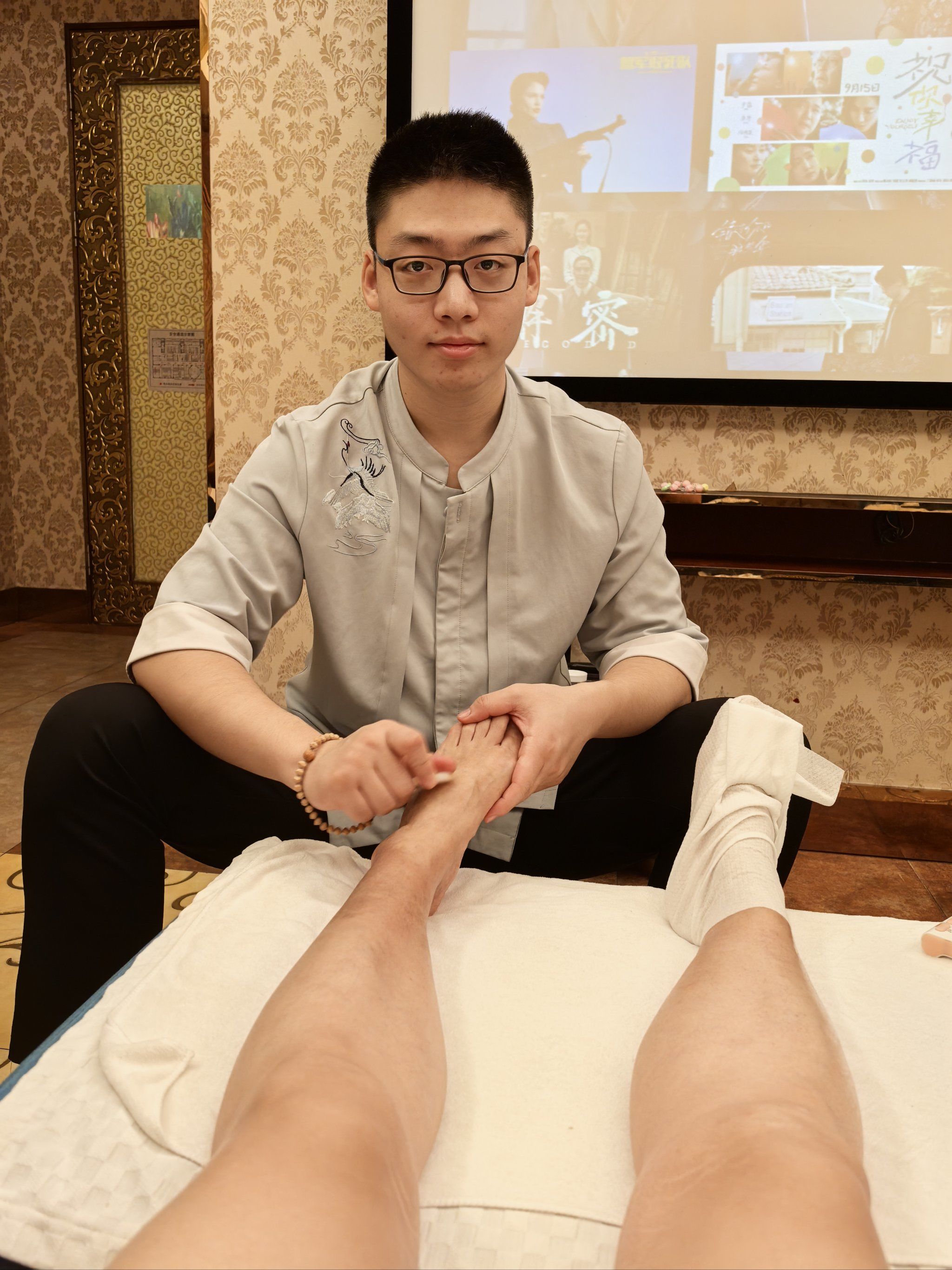 真美足浴技师十一(帅哥)技术硬 手法娴熟