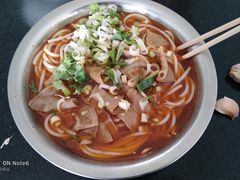 红油牛杂粉-薛记襄阳香辣牛肉面(平安路店)