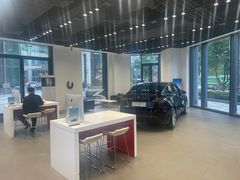 -TESLA 特斯拉(上海太古汇体验店)