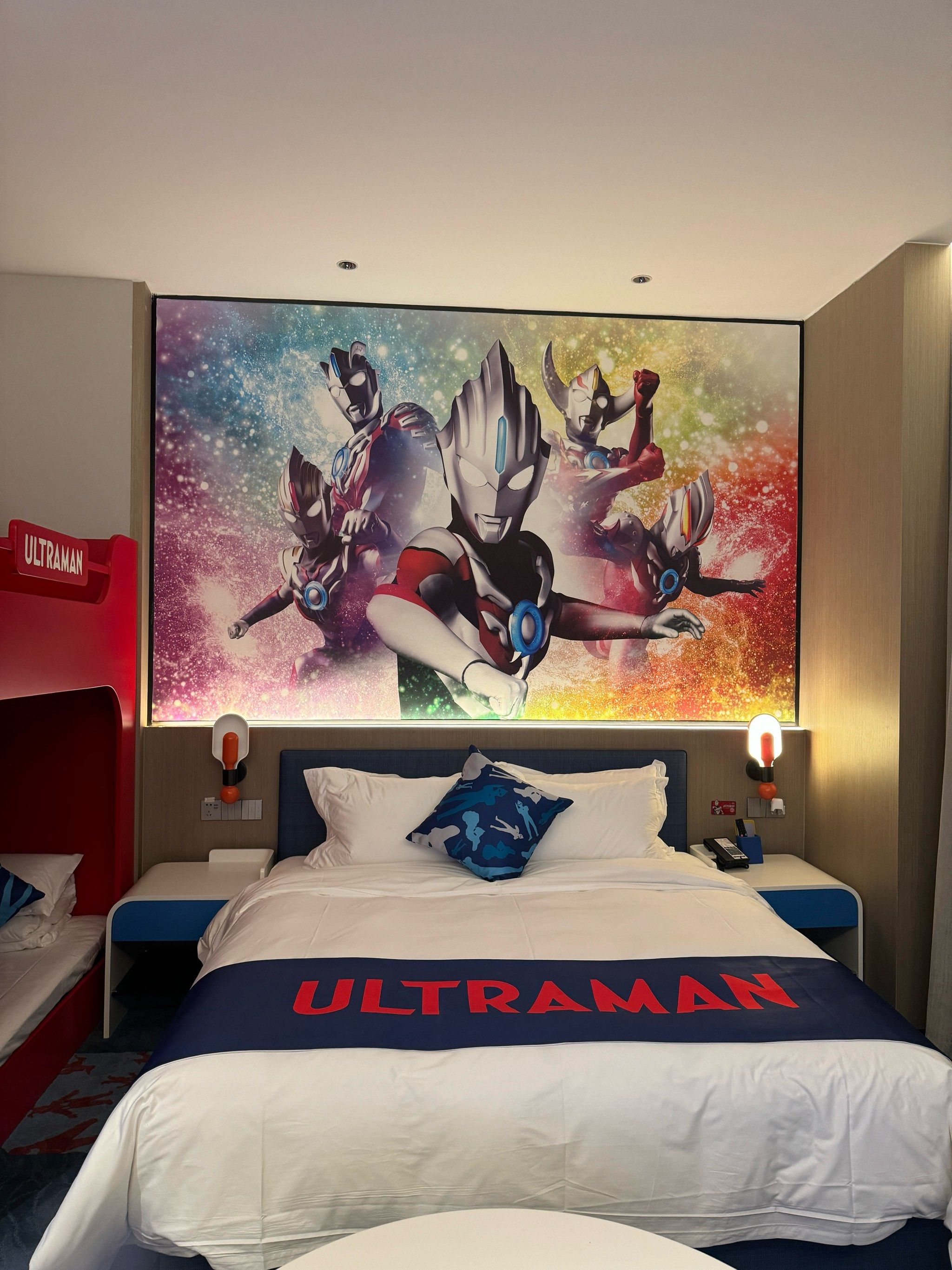 「郑州海昌奥特曼主题酒店」
给喜欢奥特曼的小孩一个做梦的机会