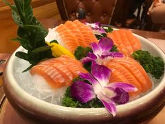 -青瓦餐厅·生鱼片·韩园烤肉(西塔店)