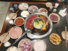 -洞亭火锅(防空洞总店)