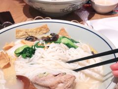 -刀小蛮半只鸡过桥米线(家乐福四元桥店)
