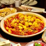 超级正宗的新疆菜餐厅[礼花]