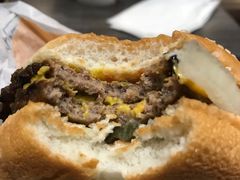 双层芝士牛肉堡-卡乐星(美罗城店)