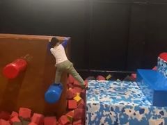 -嘿哟动霸CHUA·新潮玩运动娱乐中心·蹦床滑冰团建乐园