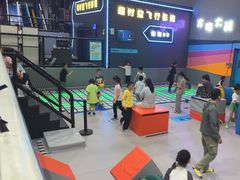 -超时空蹦床团建·VR潮玩运动娱乐·生日派对游乐园(金桥店)