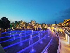 -茅草房·河畔园林火锅