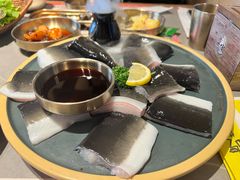 -草家酱蟹炭火烤肉店(珲春南路一店)