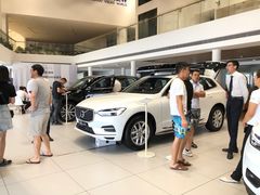 -杭州中沃沃尔沃4S店(滨江区店)