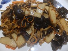 -顺峰海鲜酒楼(省府店)