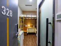 -魔方公寓(碧云国际店)