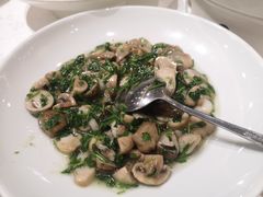 荠菜草菇烩虾仁-和记小菜(东方店)