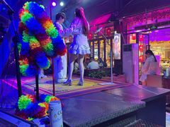 -喜鹊音乐酒馆(西街店)