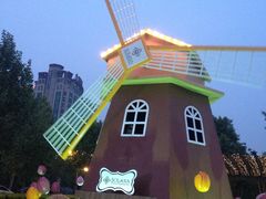 -蓝色港湾停车场