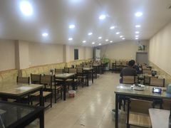 大堂-吴三酸菜麻食酱香面馆(印花布园小区店)