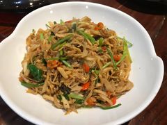 酸萝卜炒牛百叶-天怡·鱼工厂(梅溪湖店)