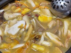 -菌之家·专业纯野生菌火锅·特色炒菌