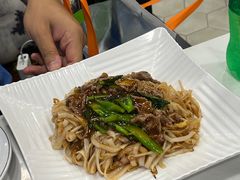 湿炒牛肉河粉-就这么牛潮式牛肉火锅(华侨城店)