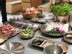 -围炉肉舍•炭烤活鳗•丹东海鲜烤肉(步行街店)