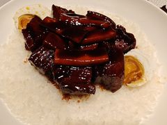 咸蛋目鱼红烧肉-屋里厢上海菜馆