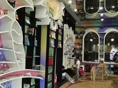 -钟书阁(松江泰晤士小镇店)