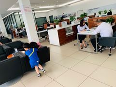 -上海宝信宝马4S店