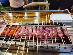 -哈尔滨小酒馆·鲜肉现穿自助烧烤(康新花园店)