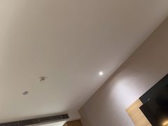 -雅斯特国际(广州白云火车站聚龙地铁站店)