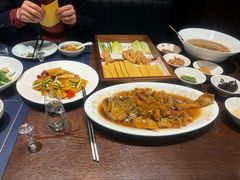 -湖畔鲁菜·二十年老字号餐厅(大明湖店)