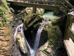 -龙水峡地缝景区