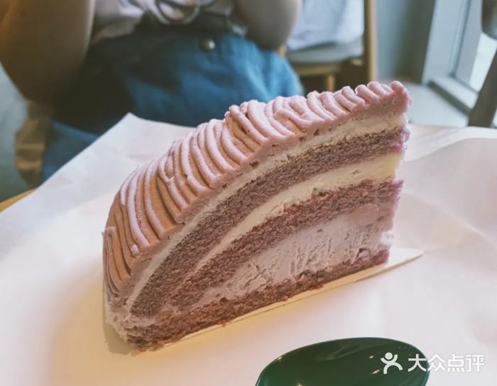 星巴克(青岛延吉路万达广场2店)醇厚芋泥蛋糕图片