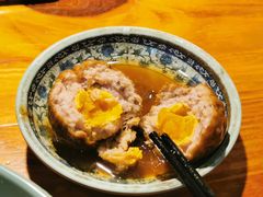 咸蛋黄狮子头-老外婆本帮面(塔城路店)