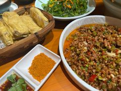 -老滇山寨•云南特色菜•地方菜•民族风情歌舞表演(金碧店)