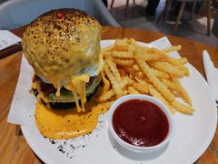 脏脏黑汉堡-Barbe a papa亲子餐厅(杨浦店)