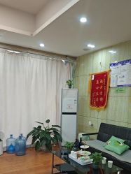 -苗医生专业祛痘·皮肤管理