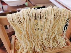 -洪氏嗨捞·广东猪肚鸡·椰子鸡火锅(西咸万象城店)