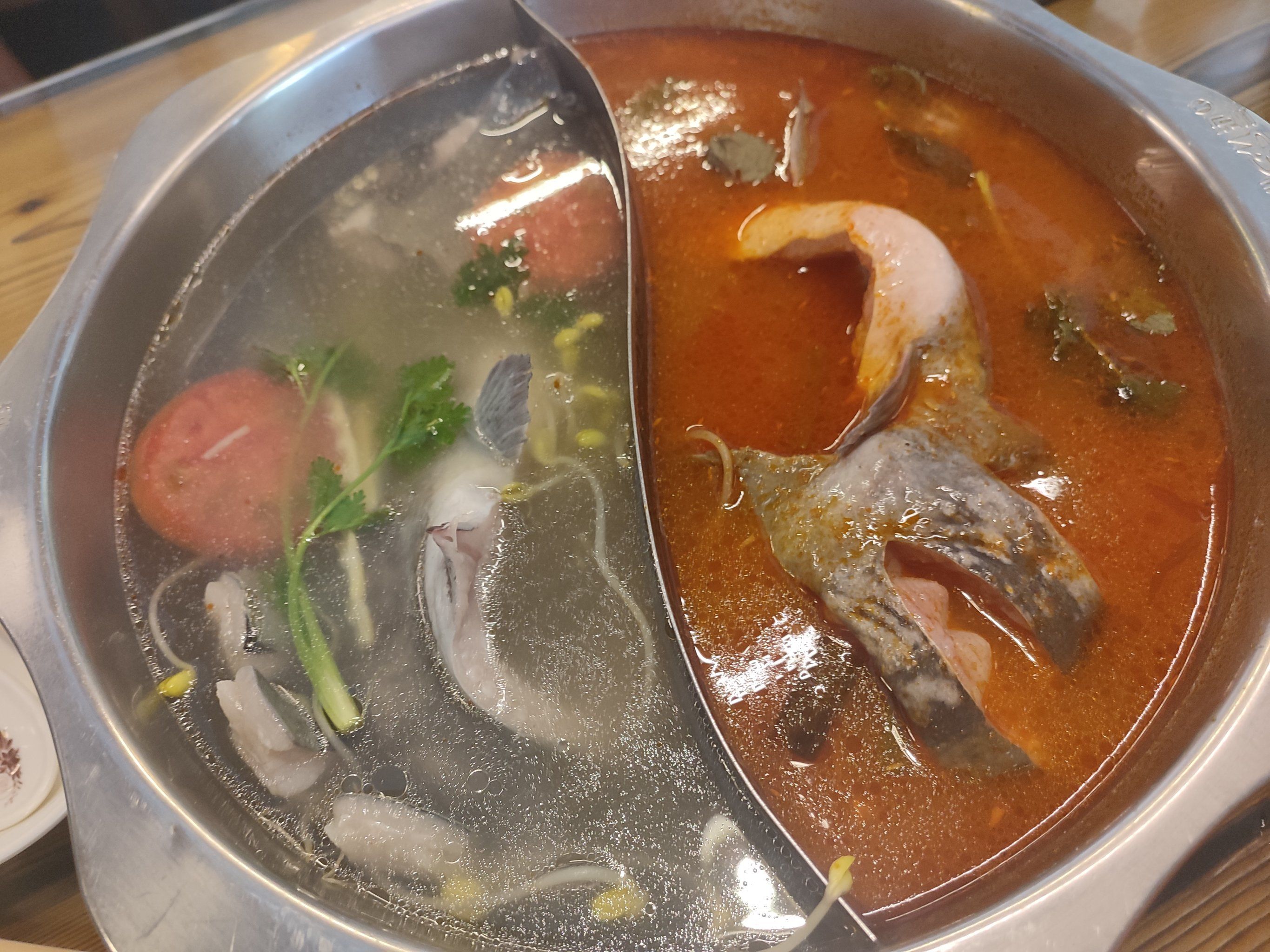 地道贵州酸汤鱼鱼火锅