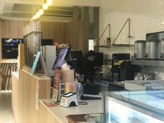 -顶东面包花园·生日蛋糕(世博店)